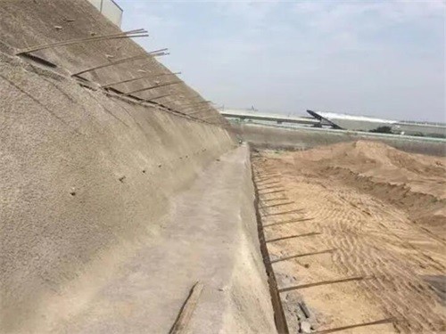 临河河道边坡加固